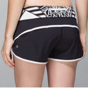 Lululemon Speed Short 2.5 Black Angel Wing Black White‎ size 8